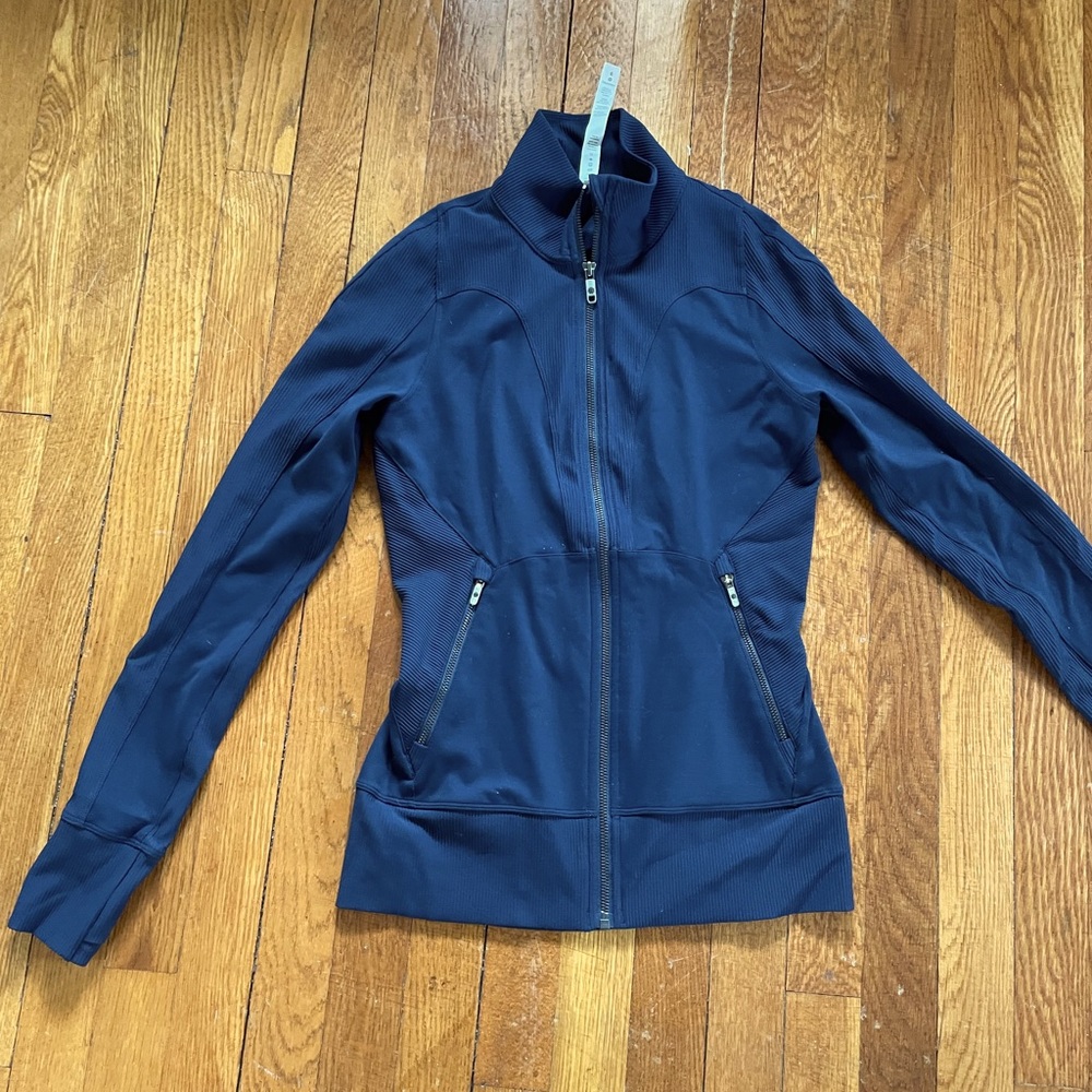 Lululemon zipped jacket size 6